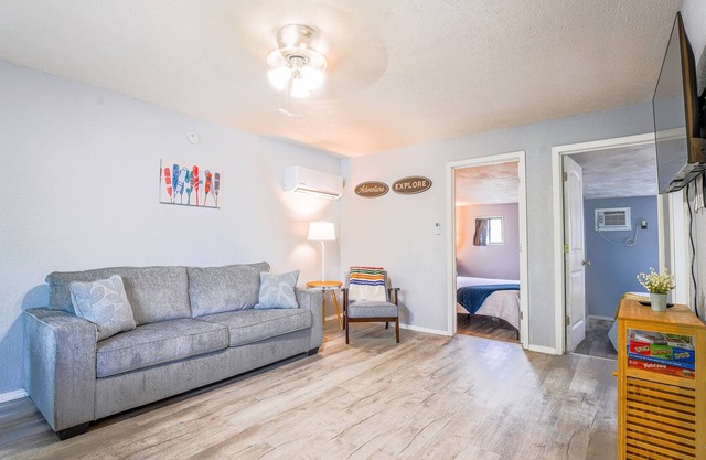 Tribesman Resort #16 - Renovated Condo, Minutes to Silver Dollar, Great Location