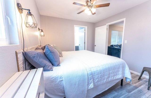 Tribesman Resort #19 - Renovated Condo, Minutes to Silver Dollar, Great Location