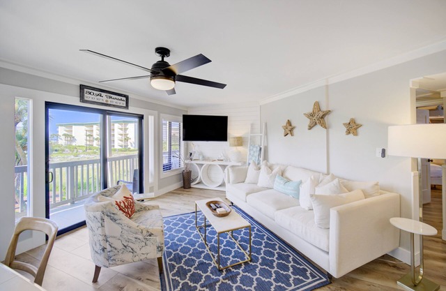 Triton | Balcony w/Pool View, Chic Design