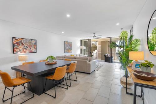 'Tropical Escape' Coastal Daydreams with Rooftop Spa