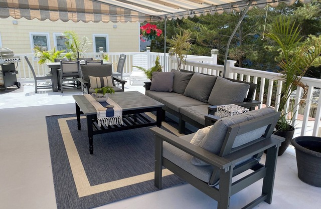 Tropical Feel-2nd floor, Huge Covered Furnished Deck-Quietest Area of Island