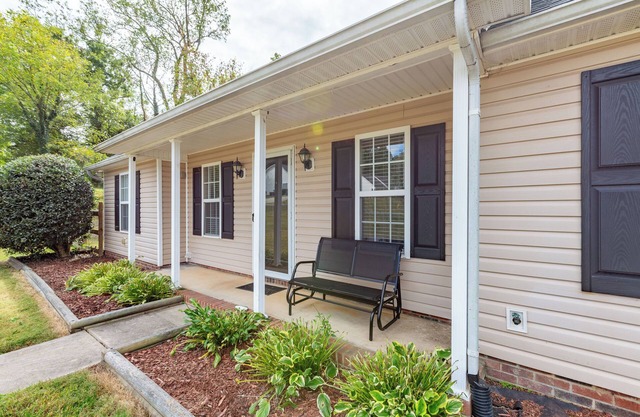 Troutman Boutique Gem Family &Couples Friendly 4 miles from Lake Norman State Pk