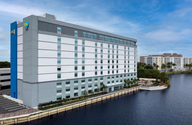 Tru By Hilton Miami Airport South Blue Lagoon, Fl