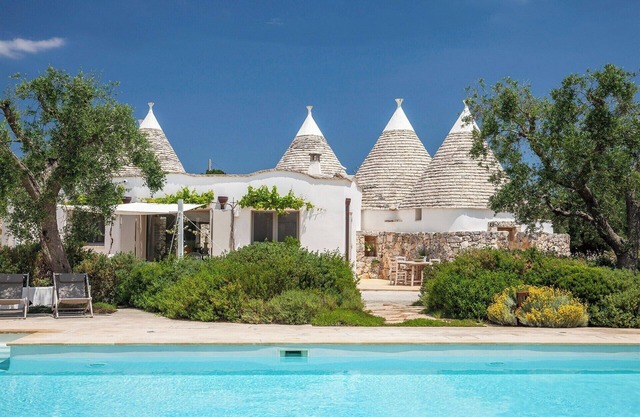 Trullo Gaura - Four Bedroom Villa, Sleeps 8