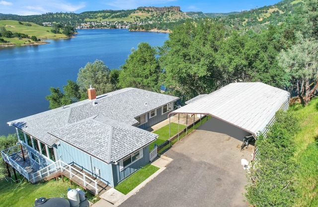 Tulloch Lake House! Panoramic Views, Private Dock & Hot Tub