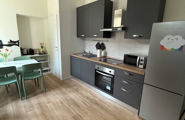 Tuxedo Apartment your relaxation a stone's throw from downtown