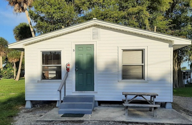 Twin Palms - C05 Cabin #05