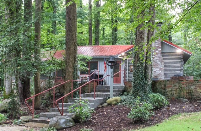 Twin Trees: Charming Family Getaway in the Smokies