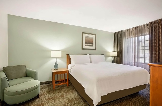 Two 2BR Suites w/Free Breakfast - Near Rancho Bernardo Attractions, Pool!