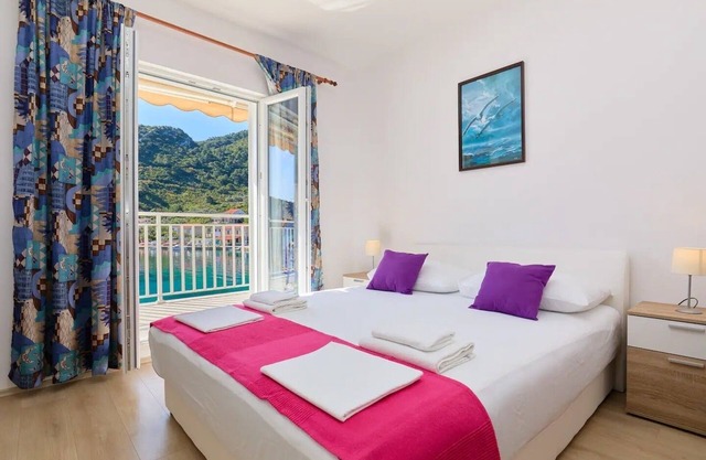 Two bedroom apartment near beach Prožurska Luka, Mljet (A-22332-a)