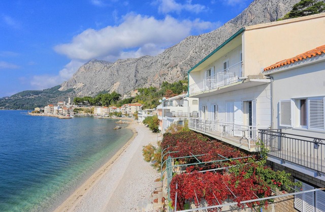 Two bedroom apartment near beach Drašnice, Makarska (A-2644-c)