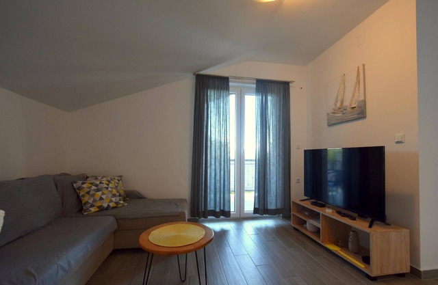 Two bedroom apartment with balcony Gabonjin, Krk (A-19414-b)
