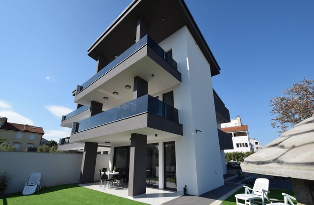 Two bedroom apartment with terrace Porat, Krk (A-19347-a)