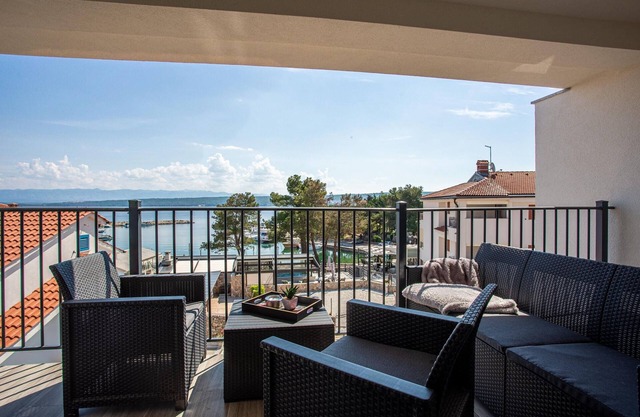 Two bedroom apartment with terrace and sea view Porat, Krk (A-19349-b)