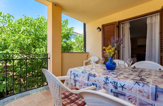 Two bedroom apartment with terrace Porat, Krk (A-20441-a)