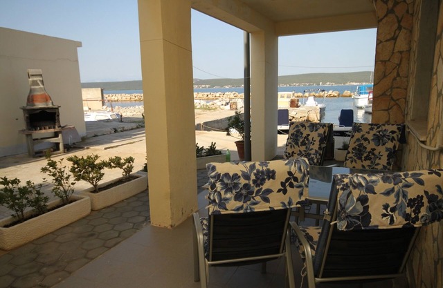 Two bedroom apartment with terrace and sea view Neviđane, Pašman (A-8453-a)