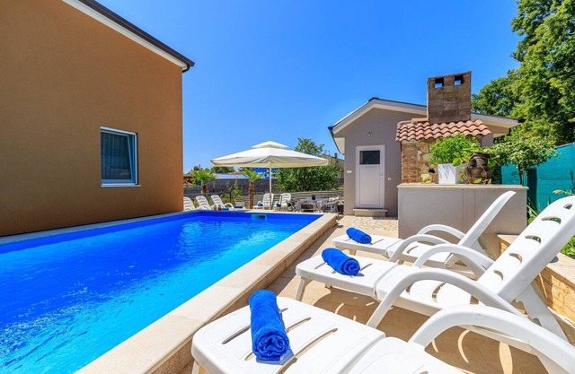 Two-Bedroom Apartment Vanessa I with common Pool