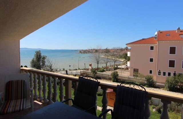 Two bedroom apartment near beach Privlaka, Zadar (A-22380-b)