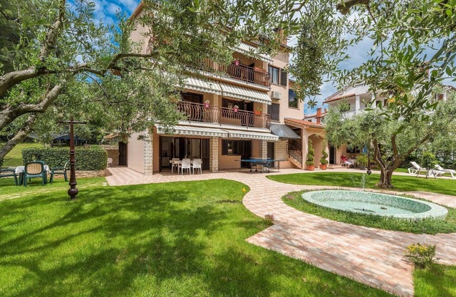 Two-Bedroom Apartment Rakovac II with Terrace and Garden View