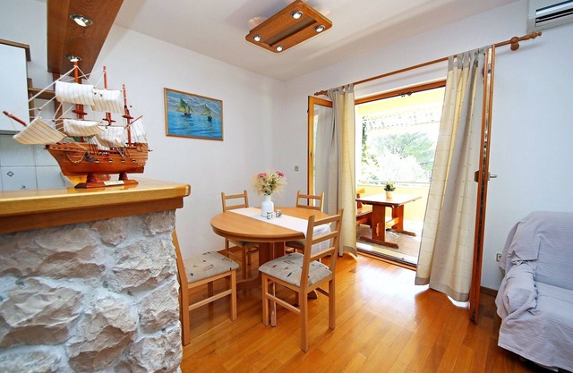 Two bedroom apartment with terrace Žaborić, Šibenik (A-468-a)