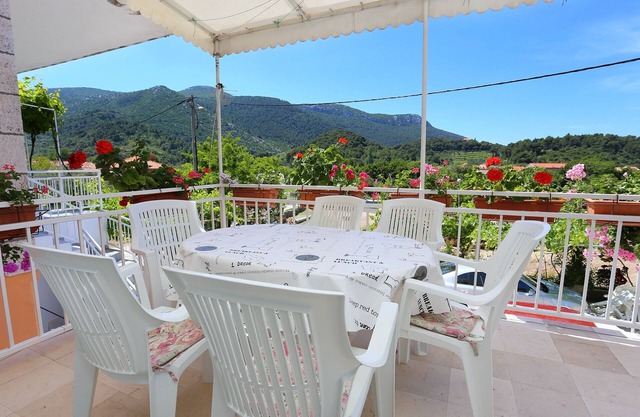 Two bedroom apartment with terrace and sea view Žuljana, Pelješac (A-252-b)