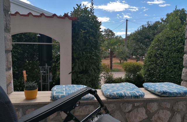 Two bedroom apartment with terrace Njivice, Krk (A-5320-a)