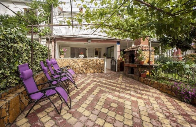 Two bedroom apartment with terrace Rovinj (A-21107-a)