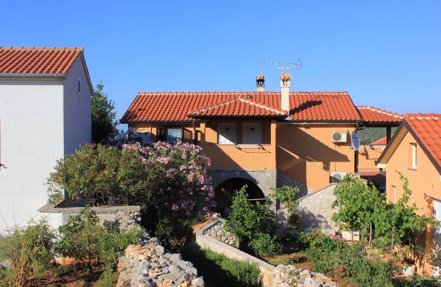 Two bedroom apartment with terrace Ilovik, Lošinj (A-8078-a)