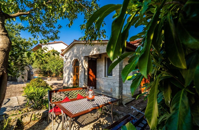 Two bedroom apartment with terrace Krnica, Marčana (A-7357-b)