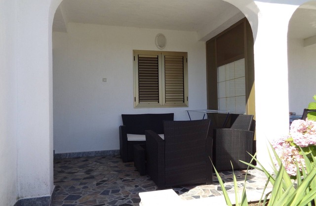 Two bedroom apartment with terrace and sea view Lopar, Rab (A-17103-a)