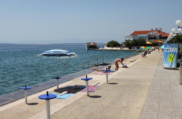 Two bedroom apartment with terrace Selce, Crikvenica (A-5498-a)