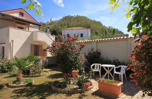 Two bedroom apartment with terrace Susak, Lošinj (A-8050-d)