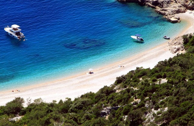 Two bedroom apartment with terrace Valun, Cres (A-8086-e)