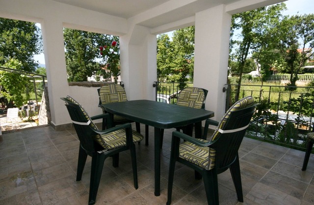 Two bedroom apartment with terrace Pinezići, Krk (A-5464-b)