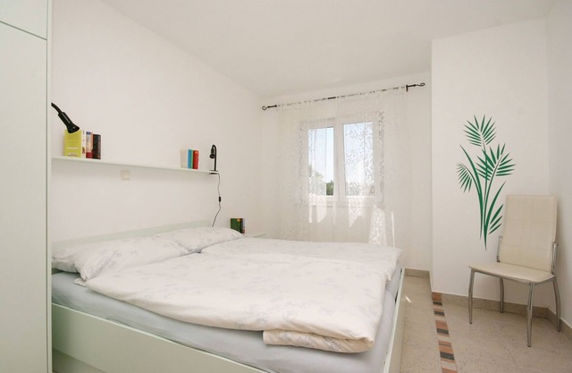 Two bedroom apartment with terrace Pinezići, Krk (A-5464-a)