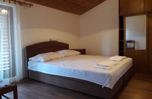 Two bedroom apartment with terrace and sea view Suha Punta, Rab (A-5050-d)