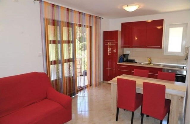 Two bedroom apartment with terrace and sea view Kampor, Rab (A-24554-a)