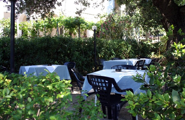 Two bedroom apartment with terrace and sea view Suha Punta, Rab (A-5050-b)