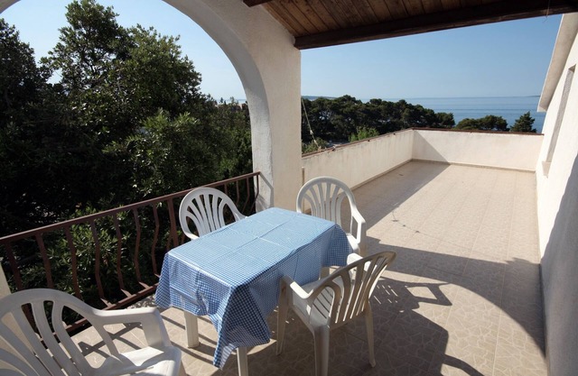 Two bedroom apartment with terrace Suha Punta, Rab (A-5050-c)