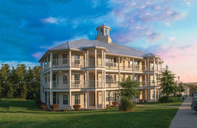 Two Bedroom Luxury Condo, Branson Missouri (2109791)