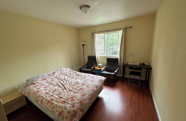 Two bedrooms with private bathrooms by Golden Gate Park & Ocean Beach