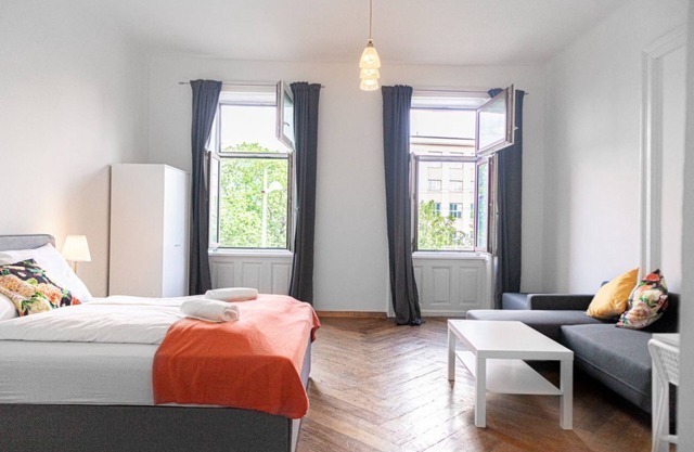 Two Charming Apartments near Volksoper and AKH