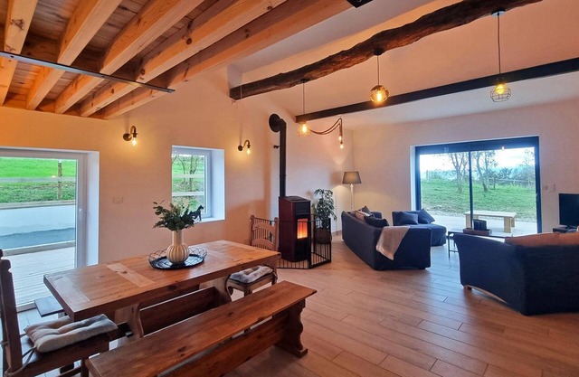 Two Cozy Lodgings with Wifi and Pets Allowed