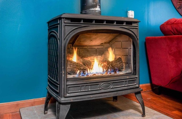 Two Minutes to Smugglers Notch Resort!