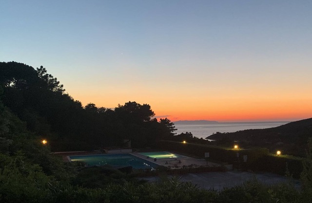 two-room apartment in a residence with swimming pool 600 meters from the procchio beach
