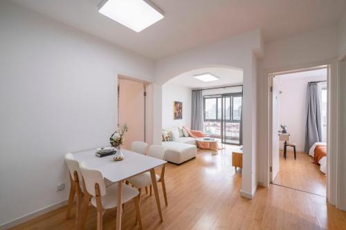 Tyms 2BR APT Riverside Garden