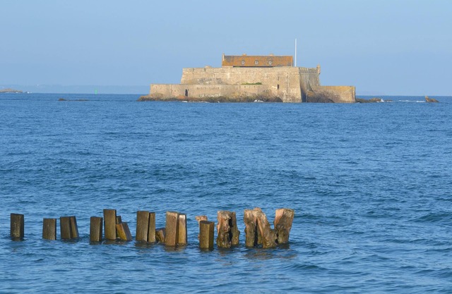 Typical Malouin house with parking