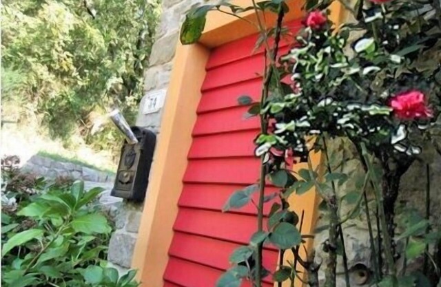 Typical Tuscan house in the hills, in a small medieval village