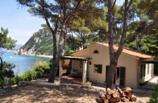 Typical Tuscan’s Isola d’Elba atmosphere, mansion near Portoferraio