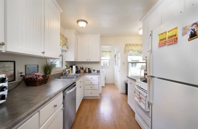 Ultimate East Sacramento Haven-Ideal Location